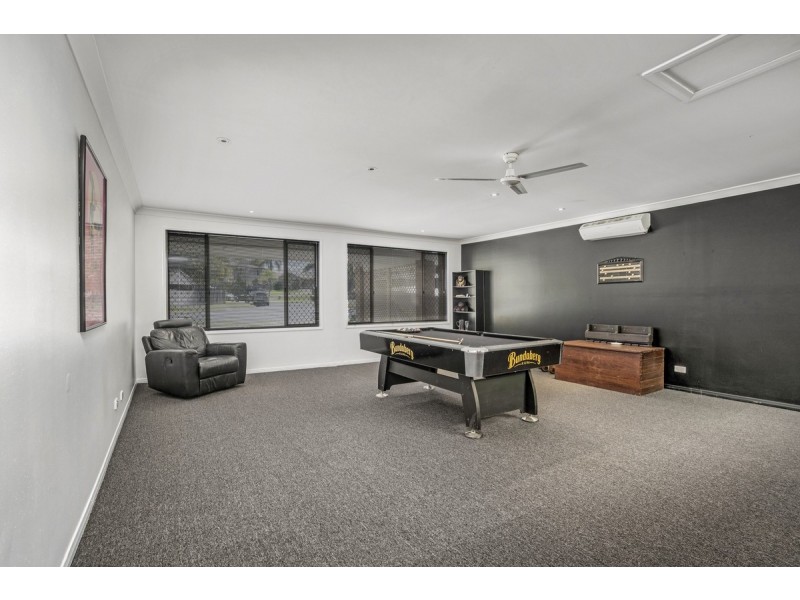 16 Greaves Court, Carrara QLD 4211