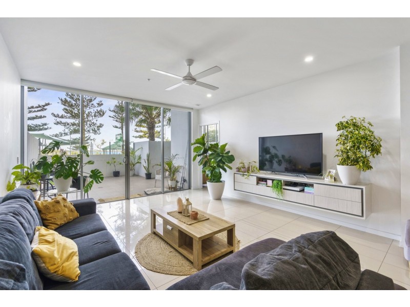 104/388 Marine Parade, Labrador QLD 4215