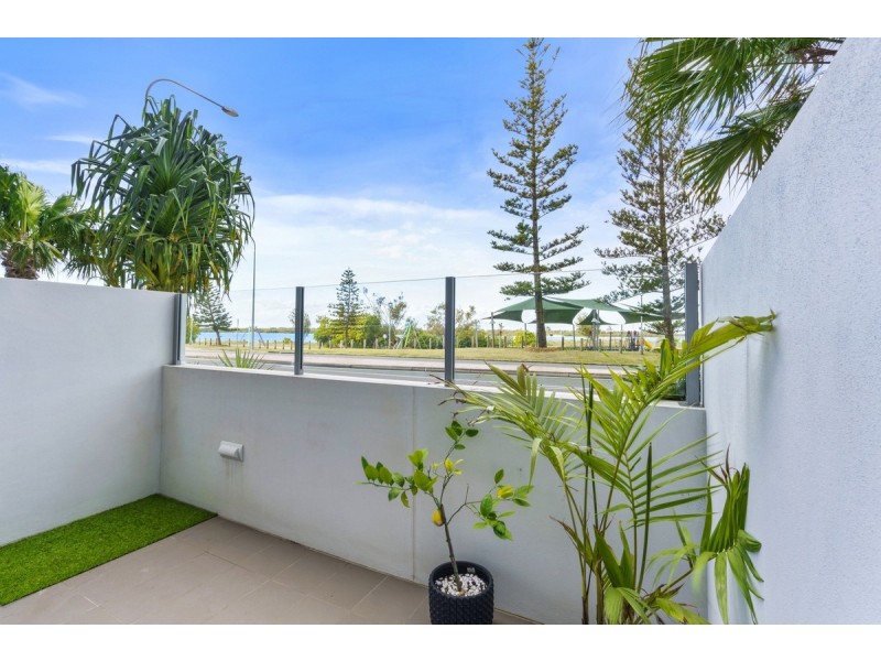 104/388 Marine Parade, Labrador QLD 4215