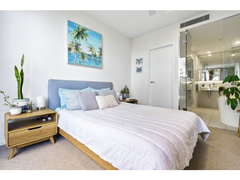 104/388 Marine Parade, Labrador QLD 4215