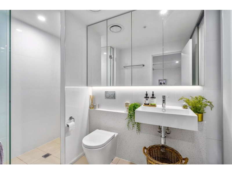 104/388 Marine Parade, Labrador QLD 4215