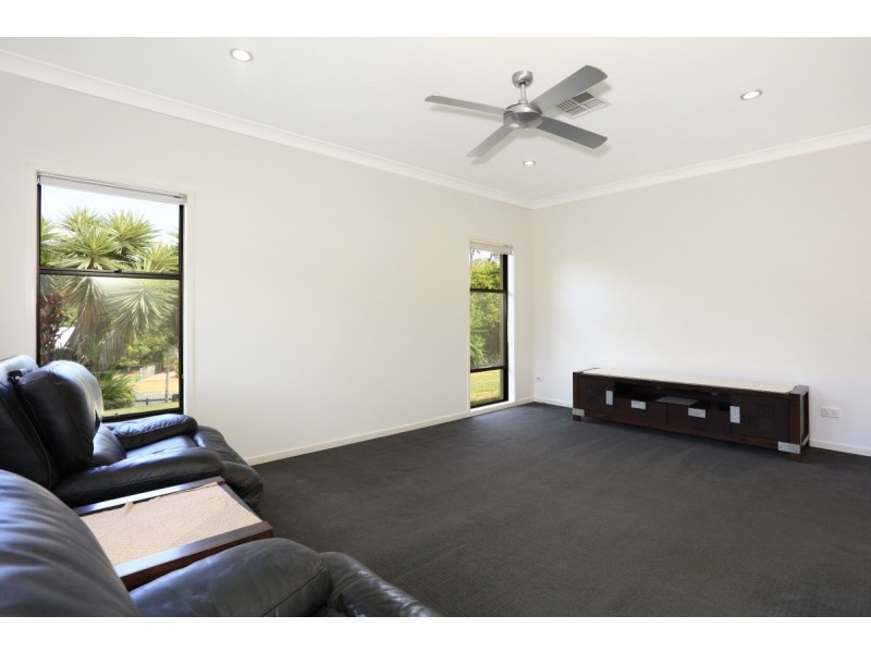 17 Pasture Place, Mount Nathan QLD 4211