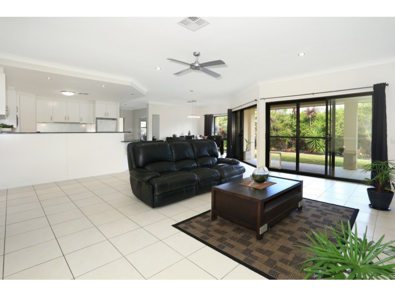 17 Pasture Place, Mount Nathan QLD 4211