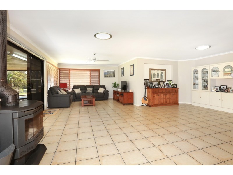 1 Venn Court, Mount Nathan QLD 4211