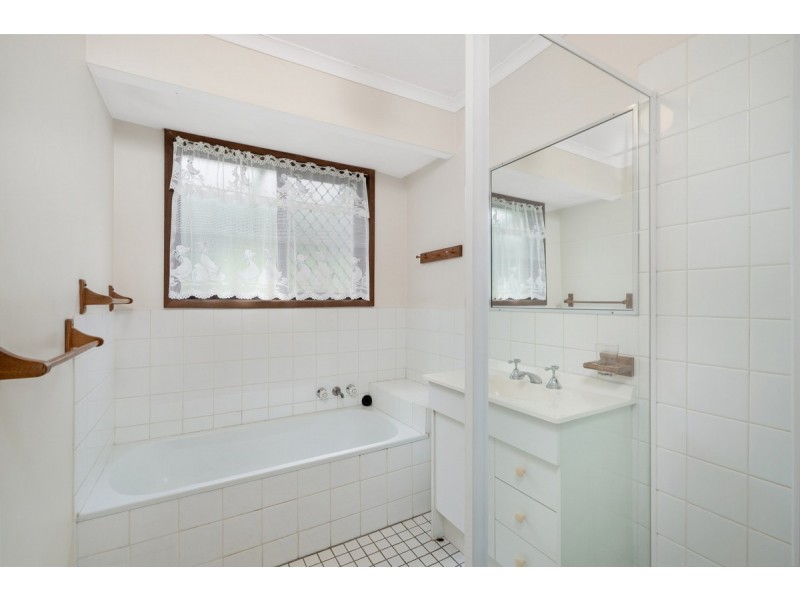 68 Alexander Drive, Highland Park QLD 4211