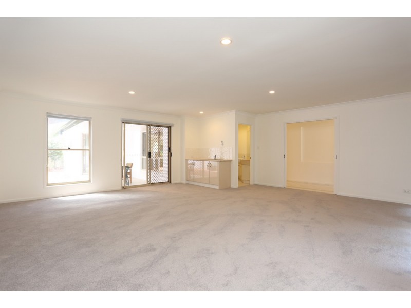 73 Riverwood Drive, Ashmore QLD 4214