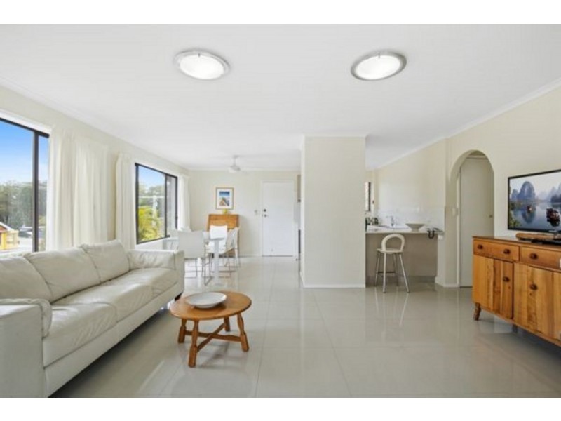 3/35 Armrick Avenue, Broadbeach QLD 4218