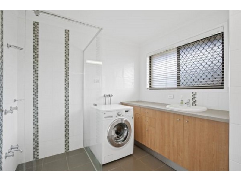 3/35 Armrick Avenue, Broadbeach QLD 4218