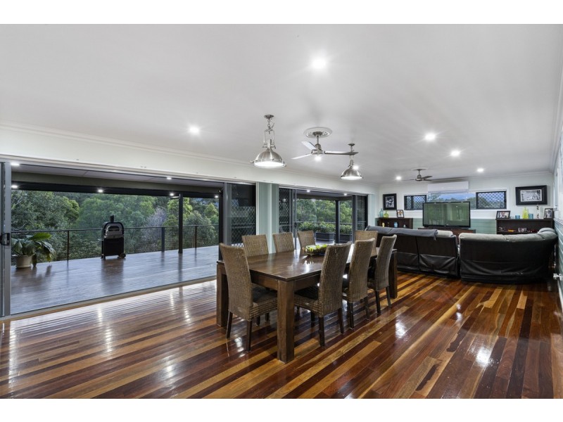 33 Jackaroo Crescent, Gilston QLD 4211