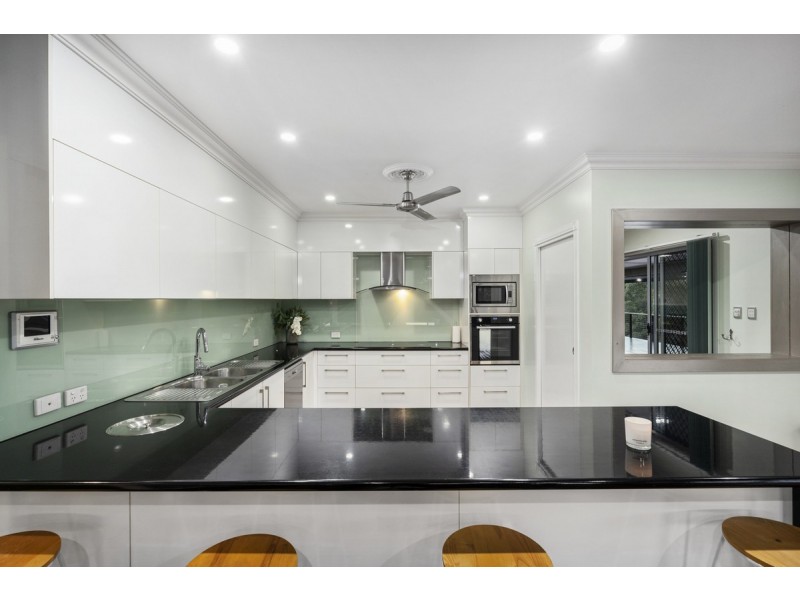 33 Jackaroo Crescent, Gilston QLD 4211