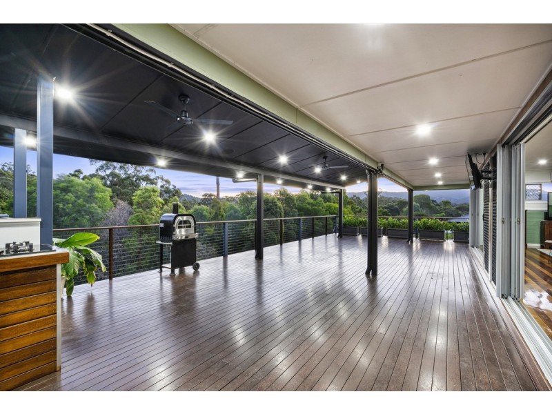 33 Jackaroo Crescent, Gilston QLD 4211