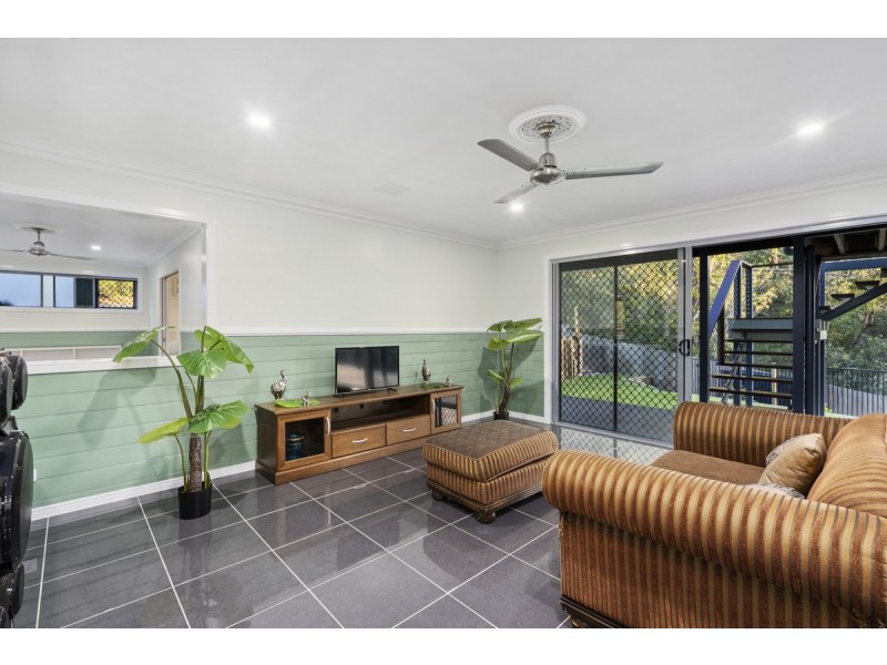 33 Jackaroo Crescent, Gilston QLD 4211