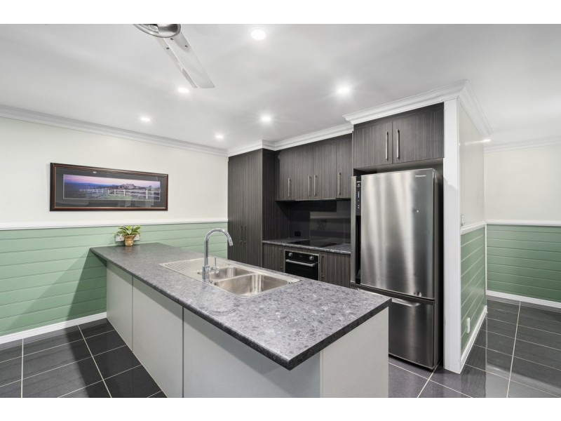 33 Jackaroo Crescent, Gilston QLD 4211