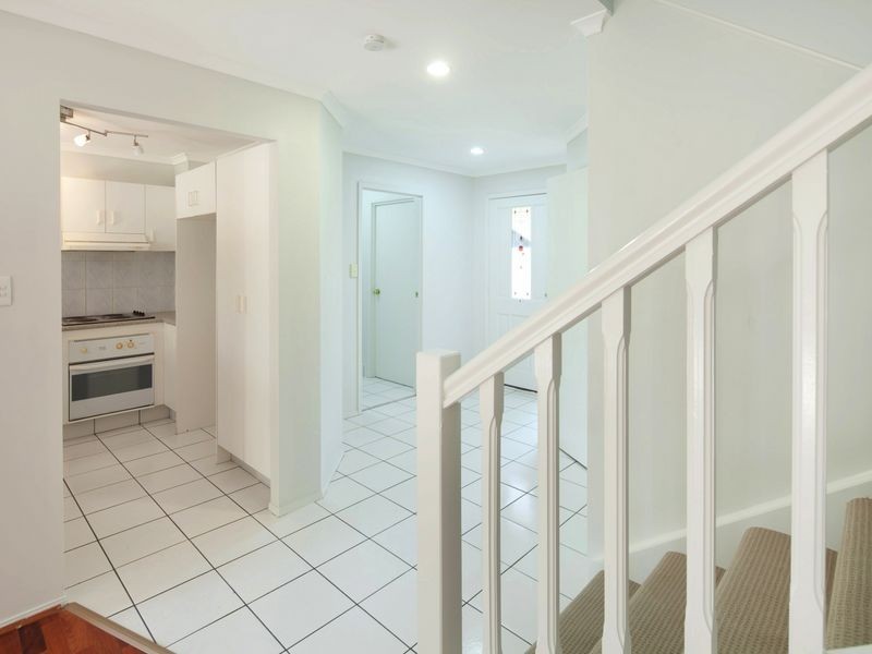 9/102 Alexander Drive, Highland Park QLD 4211