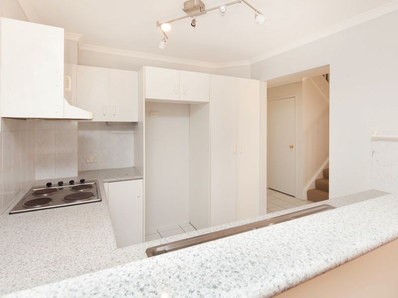 9/102 Alexander Drive, Highland Park QLD 4211