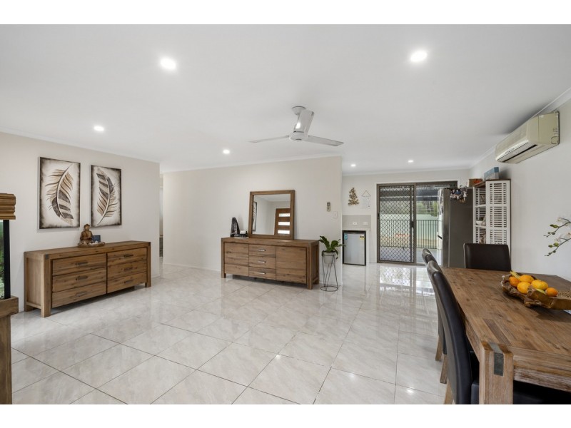 244 Mildura Drive, Helensvale QLD 4212