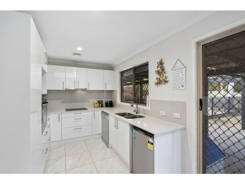 244 Mildura Drive, Helensvale QLD 4212