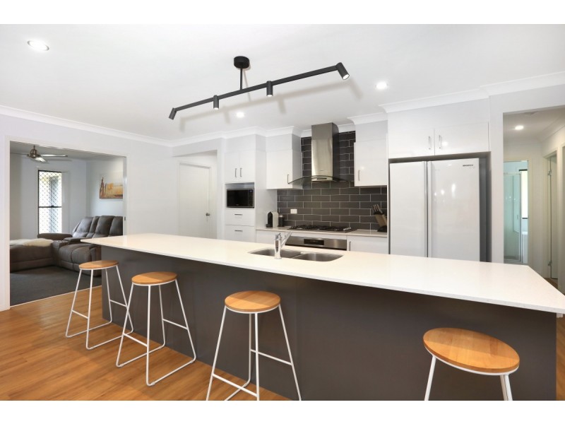 21 Woodland Avenue, Mount Nathan QLD 4211