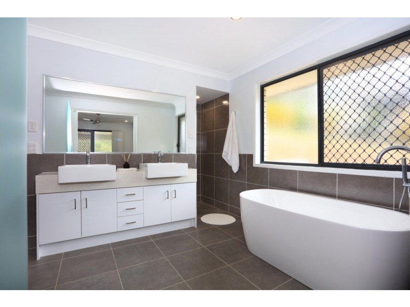 21 Woodland Avenue, Mount Nathan QLD 4211