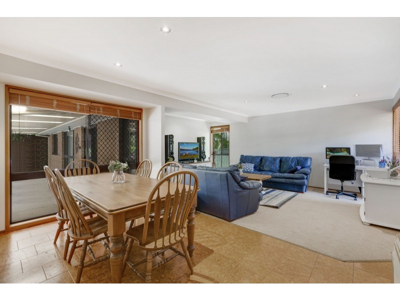 3 Dunsby Drive, Carrara QLD 4211