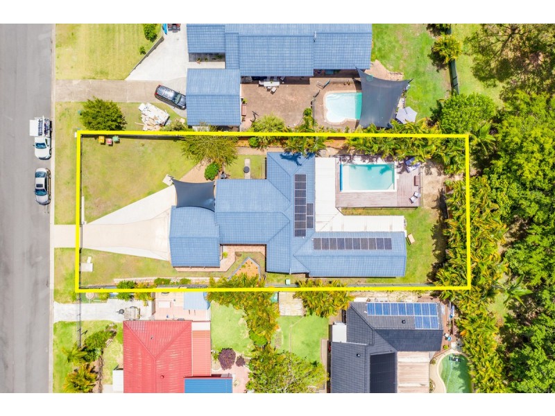 3 Dunsby Drive, Carrara QLD 4211