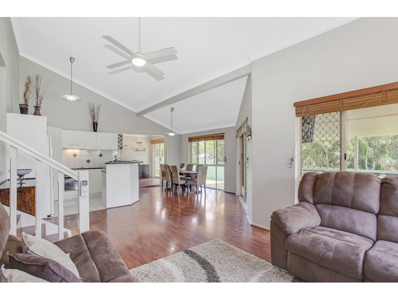 13 Avonbury Court, Carrara QLD 4211