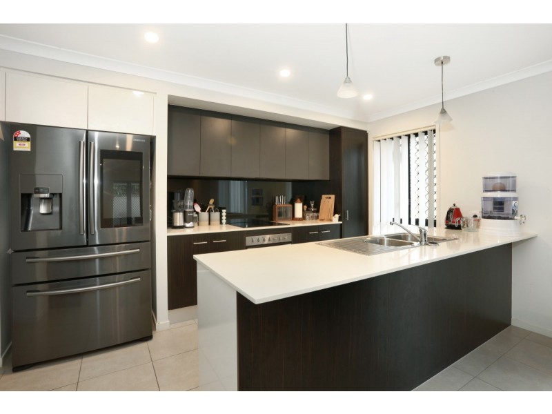 3 Hillstone Crescent, Maudsland QLD 4210