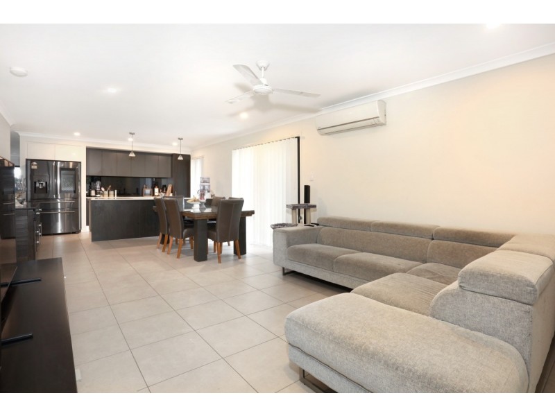 3 Hillstone Crescent, Maudsland QLD 4210