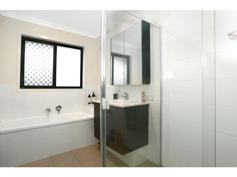 3 Hillstone Crescent, Maudsland QLD 4210