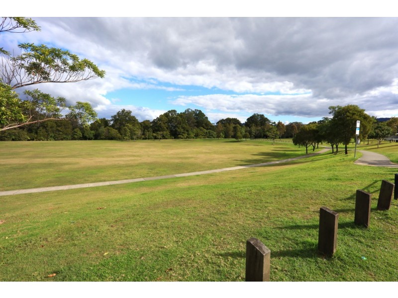 3 Hillstone Crescent, Maudsland QLD 4210