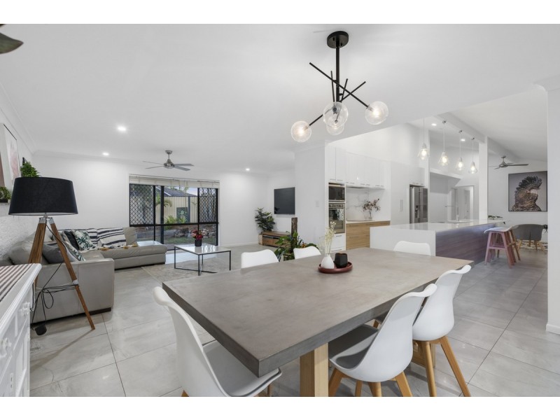 22 Whitian Drive, Carrara QLD 4211