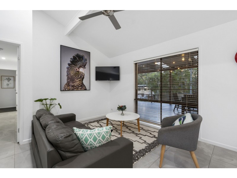 22 Whitian Drive, Carrara QLD 4211