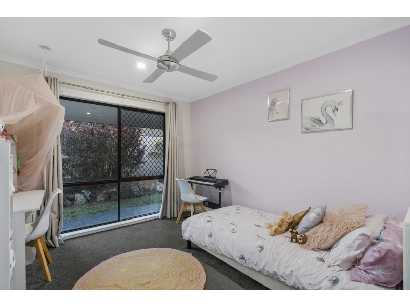 22 Whitian Drive, Carrara QLD 4211