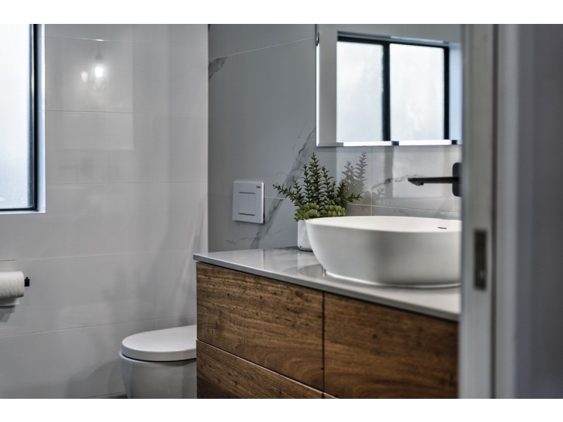 22 Whitian Drive, Carrara QLD 4211