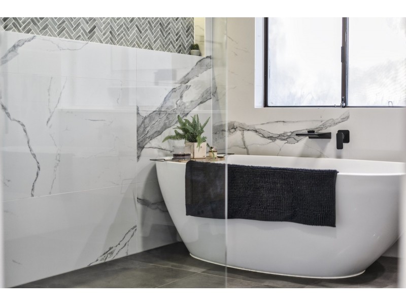 22 Whitian Drive, Carrara QLD 4211