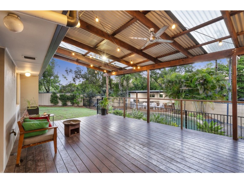 22 Whitian Drive, Carrara QLD 4211