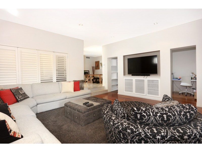 5020a Riverwood Grove, Benowa QLD 4217