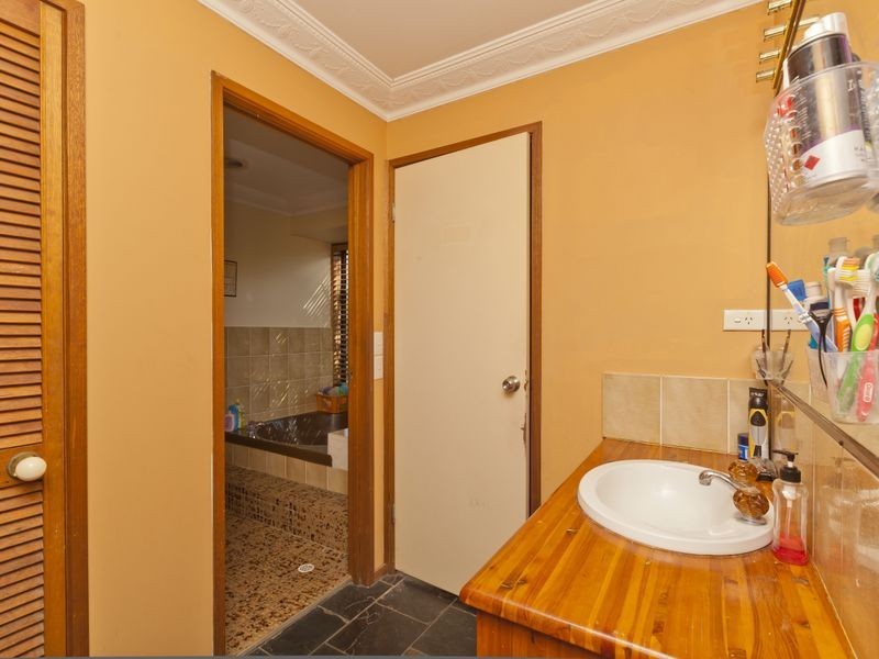 7 Onyx Court, Carrara QLD 4211