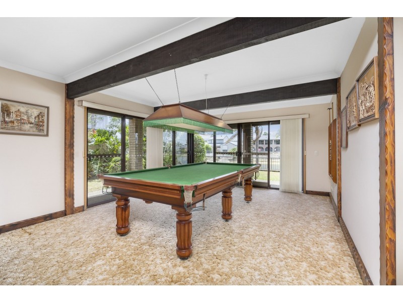 18 Sacha Place, Carrara QLD 4211