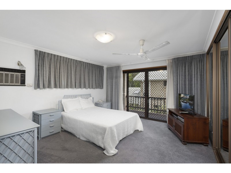 18 Sacha Place, Carrara QLD 4211