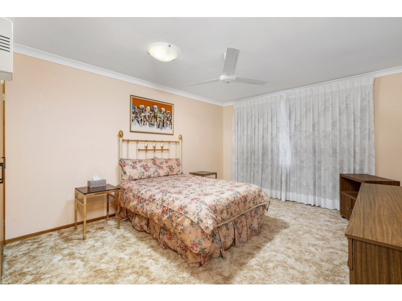 18 Sacha Place, Carrara QLD 4211