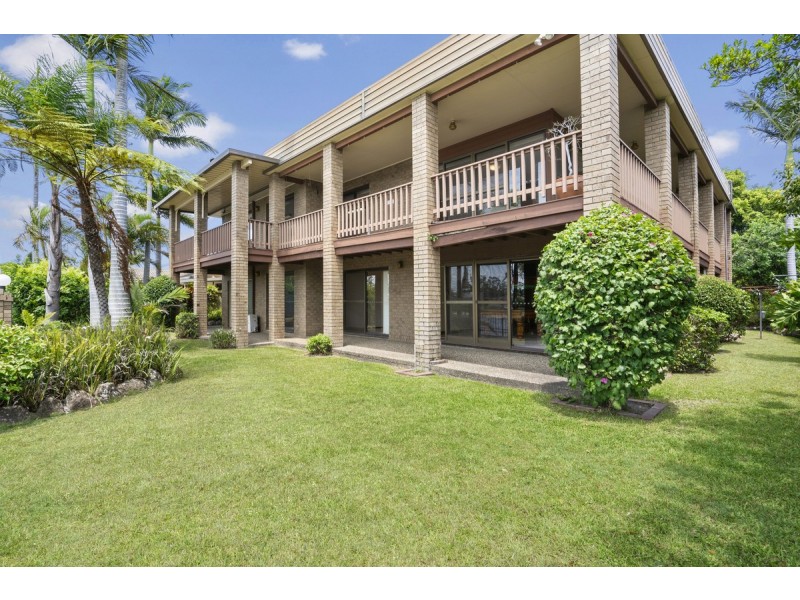 18 Sacha Place, Carrara QLD 4211