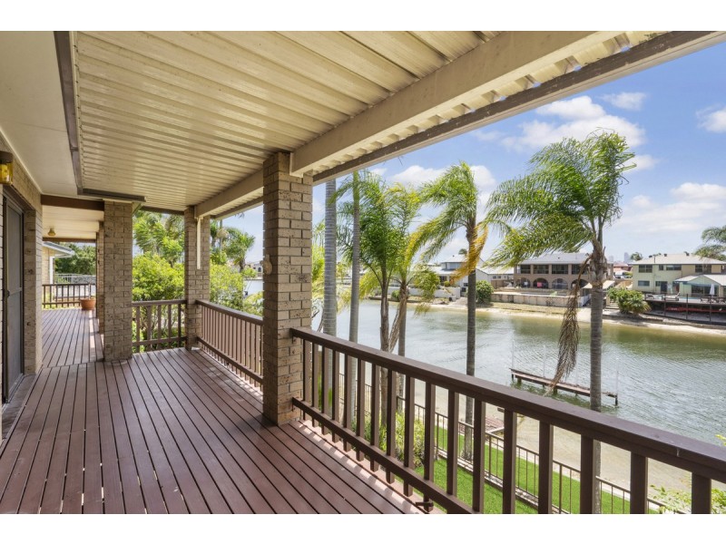 18 Sacha Place, Carrara QLD 4211