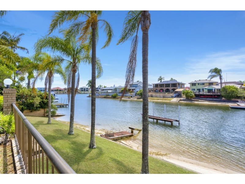 18 Sacha Place, Carrara QLD 4211