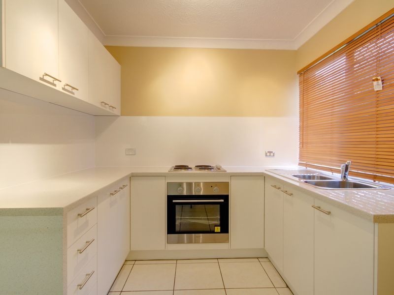 9/1A Mcleod Street, Highland Park QLD 4211