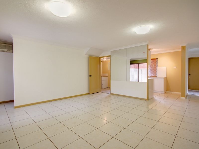 9/1A Mcleod Street, Highland Park QLD 4211