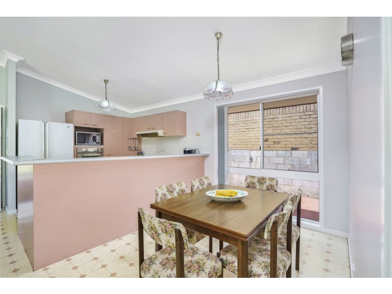 5 Burcott Court, Carrara QLD 4211