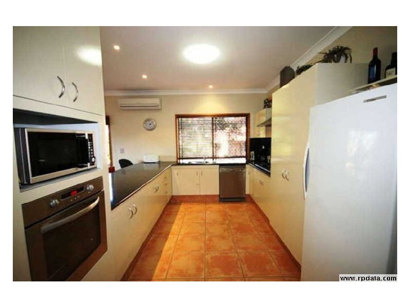 169 Alexander Drive, Highland Park QLD 4211