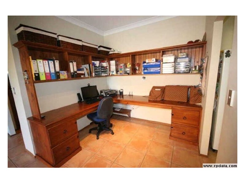 169 Alexander Drive, Highland Park QLD 4211