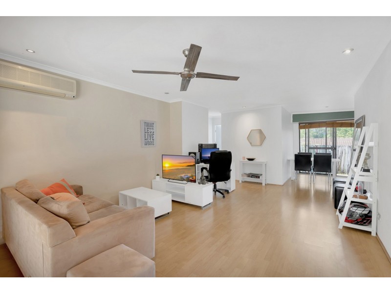 1/12 Gumbeel Court, Highland Park QLD 4211